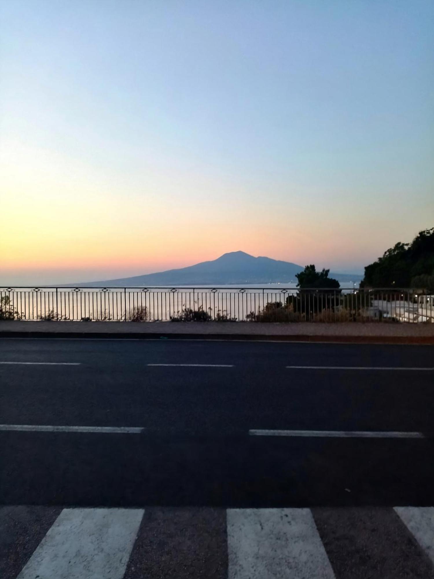 Casalulu Holiday Home - Lovely Apartment Sorrento Coast Вико Екуензе Екстериор снимка